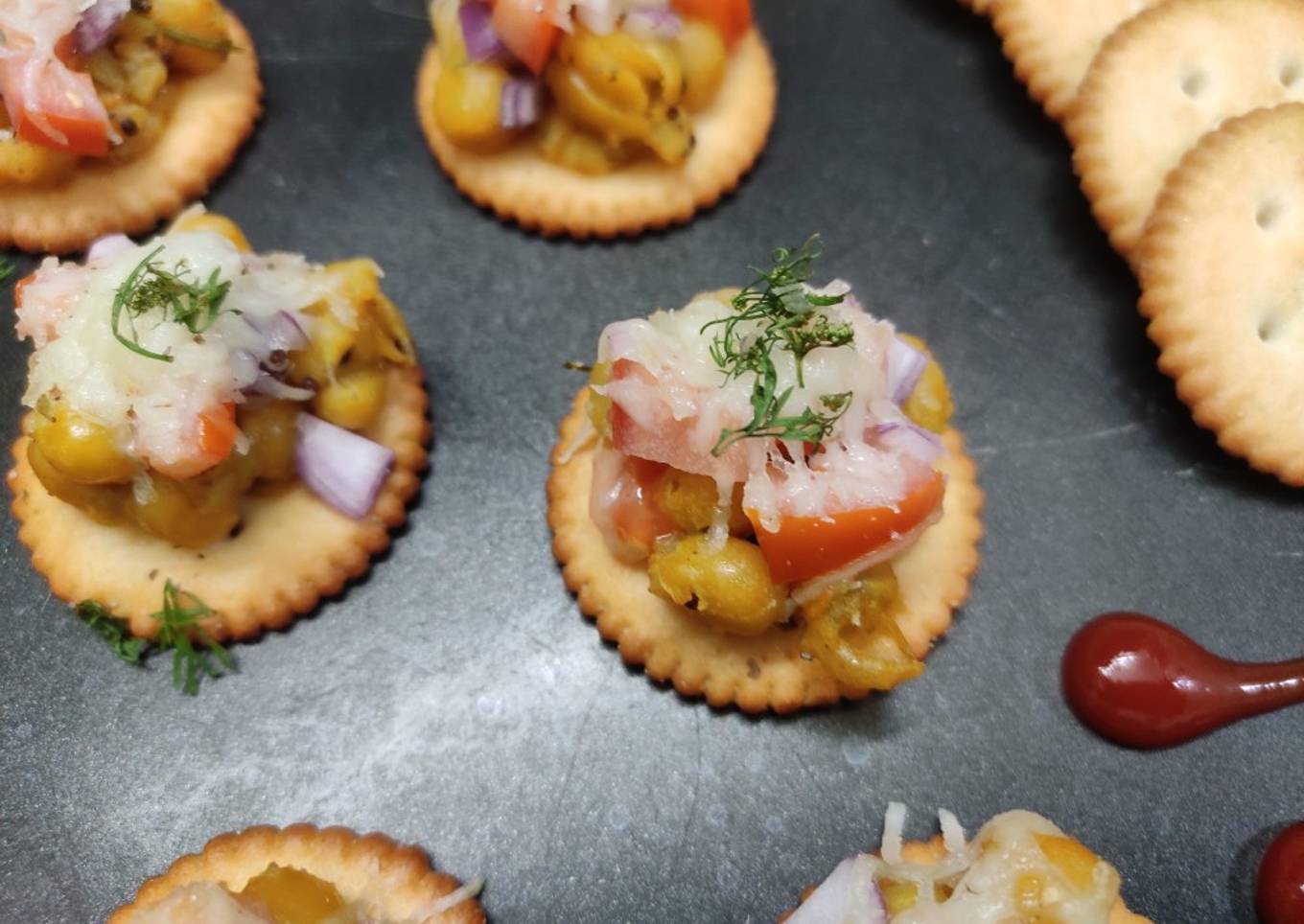 Cheesy Monaco Biscuit Bites
