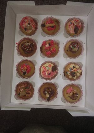 A picture of Simple buttercream cupcakes.