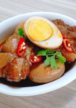 Hình của món Thịt kho tàu kiểu miền Nam.