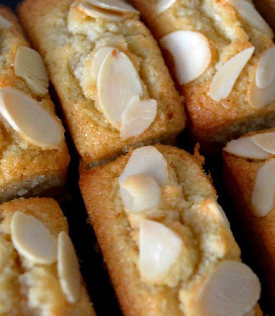 Une photo de Financiers Amandes Noisettes