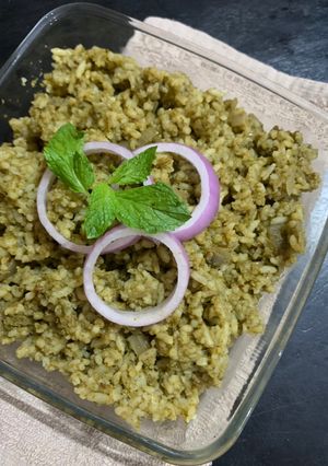 A picture of Dhaniya Pudina Rice (Coriander Mint Rice).