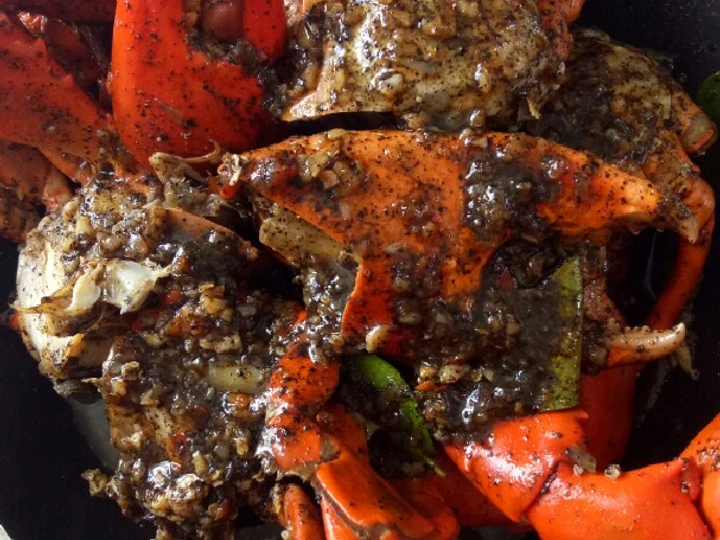 Langkah Mudah untuk Membikin Resep Kepiting saus lada hitam yang Bisa Manjain Lidah Anti Ribet, Lezat Sekali