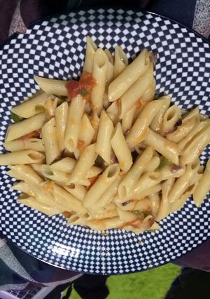 A picture of Macaroni without cheese.