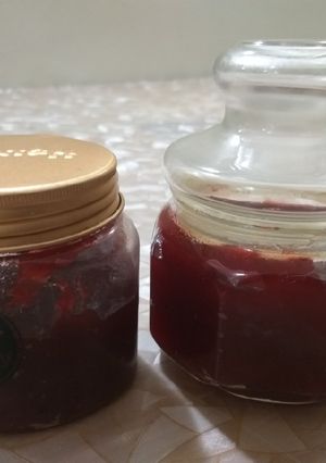 A picture of Beetroot apple jam.
