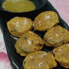 A picture of Oreo Biscuit Pakoda.