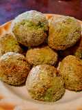 Bulete de orez cu brocolli, spanac și cașcaval
