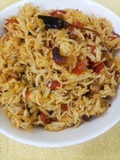 ટોમેટો રાઈસ (Tometo rice in gujrati) રેસીપી મુખ્ય ફોટો
