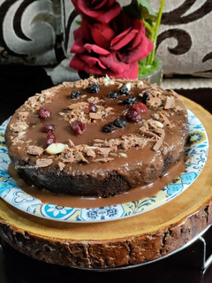 A picture of Chocolate Oreo Cake.