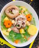 Canh giò heo hầm hạt sen