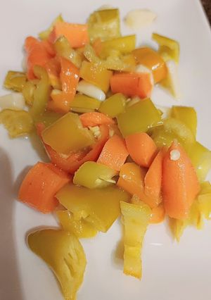 صورة لوصفة مخلل فلفل وجزر