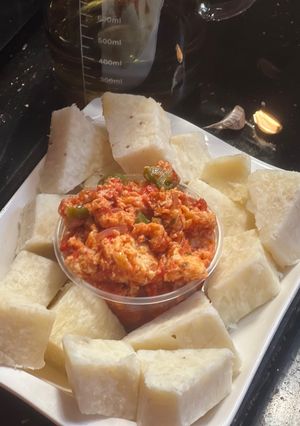 A picture of Tomato and egg sauce.