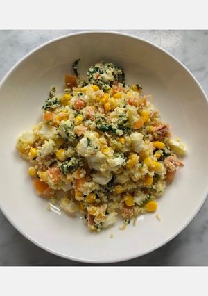 Foto di Cous cous con mais, tonno, mozzarella, pomodori e stricoli🌽🍅