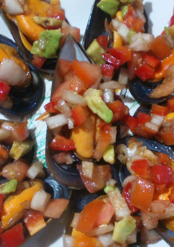 Una foto de Mejillones con pipirrana