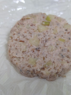 Una foto de Hamburguesa de sargo y manzana