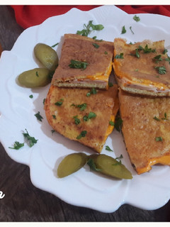عکسی از دستور املت ورقه ژامبون و پنیر
