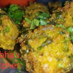 A picture of Tuar dal vada.