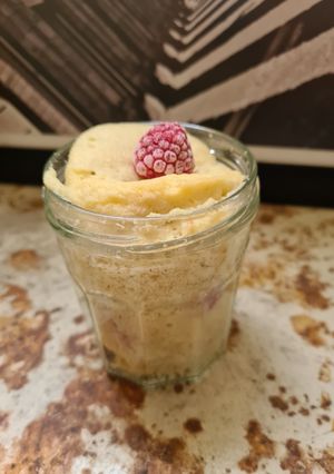 Una foto de Mug cake de frambuesa y lichi