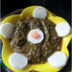 A picture of Radish leaves in curd.