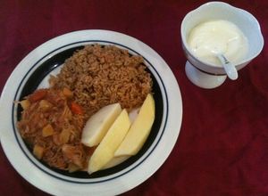 Una foto de Pollo deshilachado con cubitos de papas y zanahorias