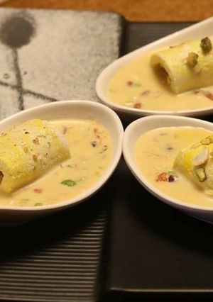 A picture of Thandai rolls.