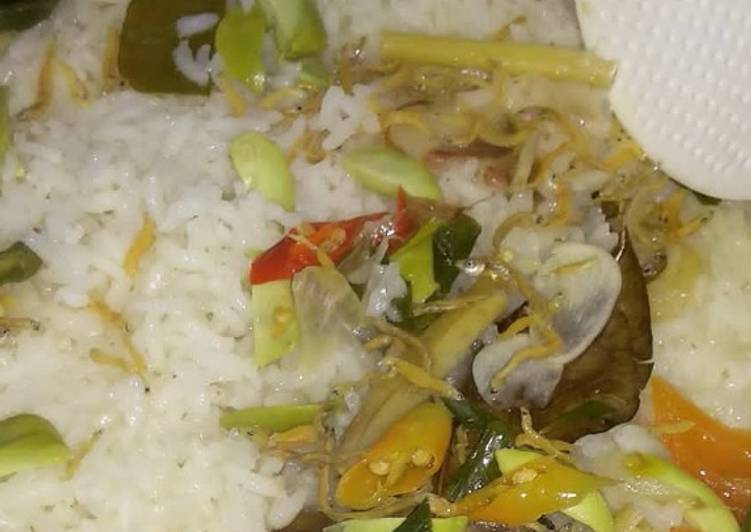 BIKIN NAGIH! Resep Nasi liwet reskuker ala emak Lilysadja