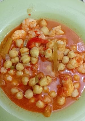 Foto principal de Garbanzos con langostinos