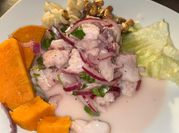 Una foto de cebiche de pescado