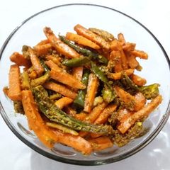 A picture of Instant Carrot Pickle.