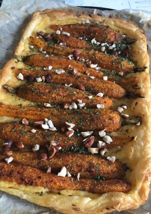 Une photo de Tarte fine carotte et lemon curd salé
