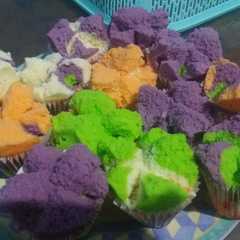 รูปของ Bolu kukus pelangi lembut dan mekar..