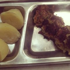 A picture of Aloo Tikki.
