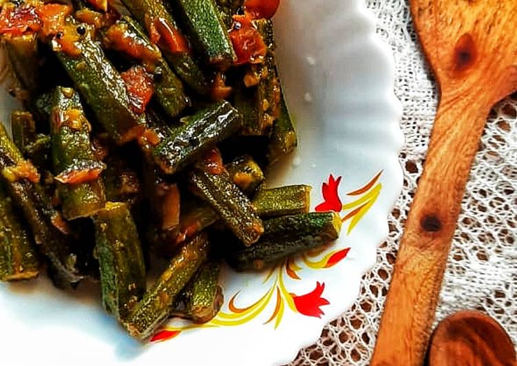 Simple Way to Prepare Perfect Bhindi Huli South Indian style Bhindi in spicy tangy gravy