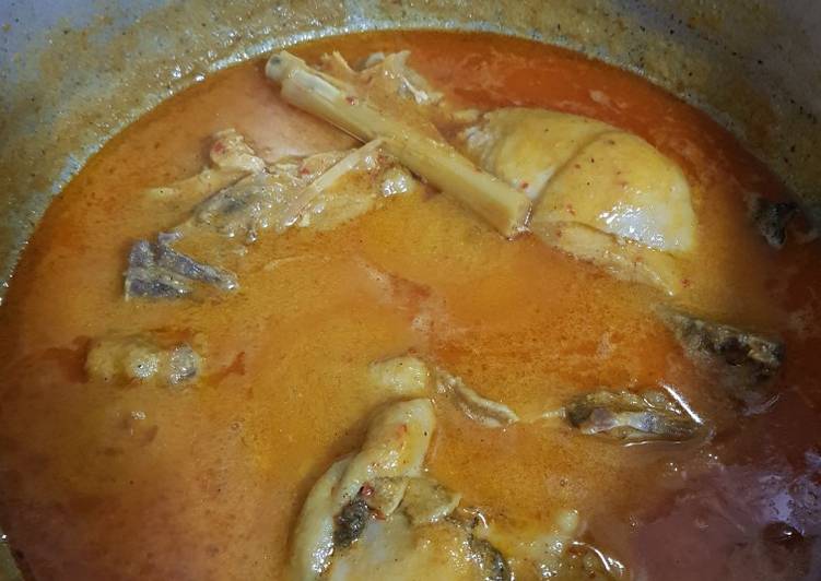 Bumbu Menyiapkan Ayam kalio Ummi Babam Lezat