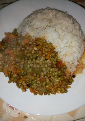 A picture of Coconut rice with ndengu stew.