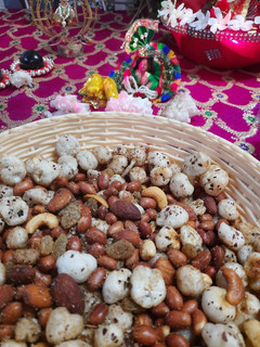फलाहारी ड्राई फ्रूट्स नमकीन (falahari dry fruits namkeen recipe in Hindi) रेसिपी मुख्य फोटो