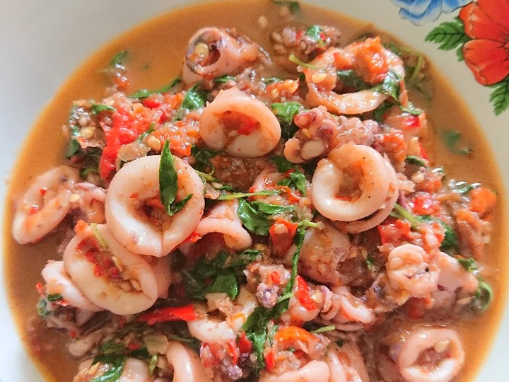 Langkah Mudah untuk Menyiapkan Resep Cumi sambal kemangi yang  Bikin Ketagihan Anti Ribet, Mantap Sekali