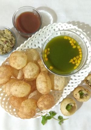 A picture of Pani Puri.
