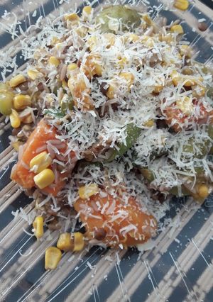 Una foto de Verduras con lentejas y arroz