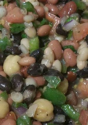 A picture of Elisa's Beans Salad.
