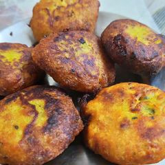 A picture of Bata aloor chop.