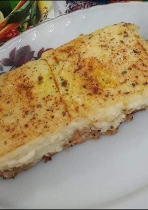 A picture of ACHAARI GARLIC BREAD WITH WHITE SAUCE #Cookwithhuma.
