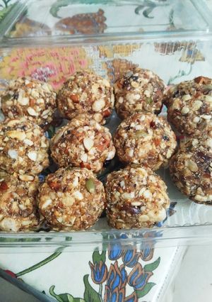 A picture of Dry Fruits Ladoo.