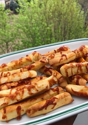 Extra puha sós-sajtos-baconos rúd kókusztejből! recept fotója