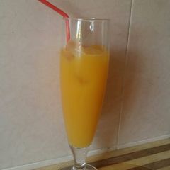 A picture of Fresh mango juice.