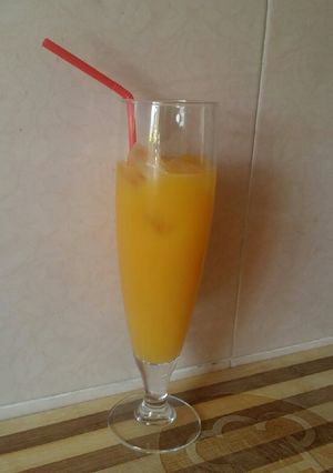 A picture of Fresh mango juice.