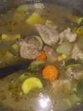 Sopa de garbanzos con carne de cerdo