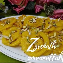 A picture of Suji Jalebis.