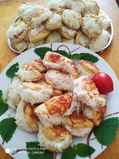 Sonkás, sajtkrémes nassolni való recept fotója