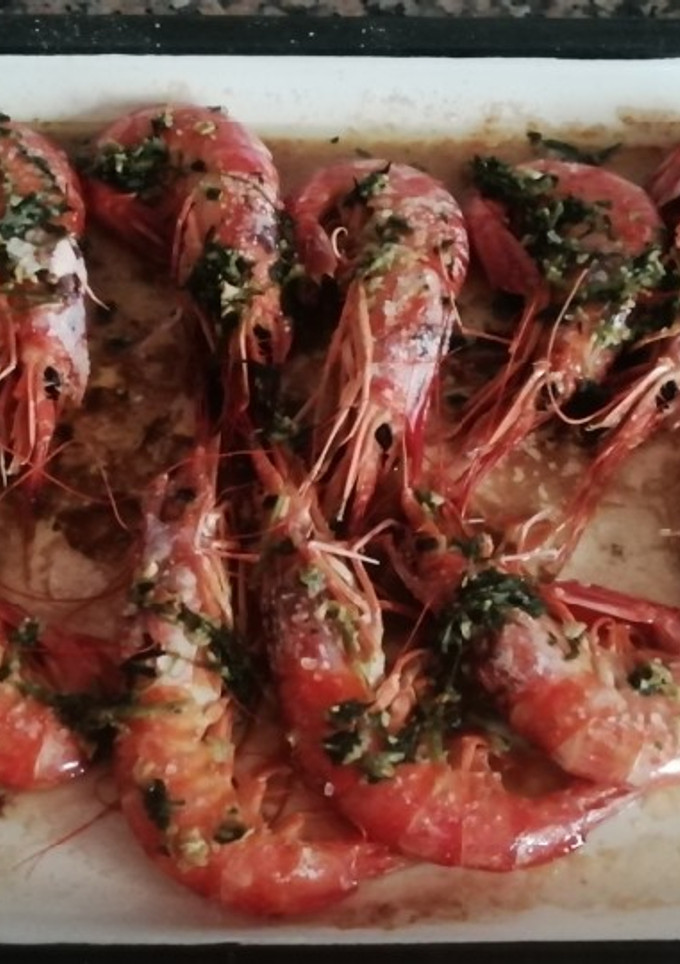 Una foto de Gambón al horno con ajo y perejil