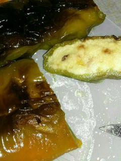 Una foto de Pimientos rellenos de crema de tortilla de patatas con cebolla